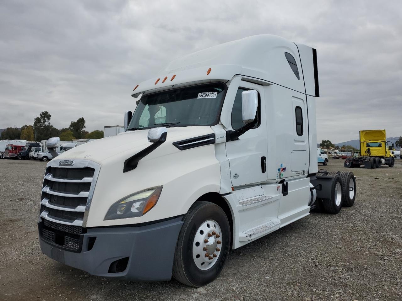 Freightliner Cascadia 126