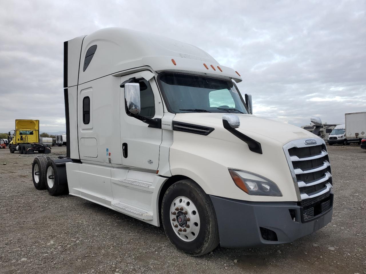 Salvage Freightliner Cascadia 126 Image
