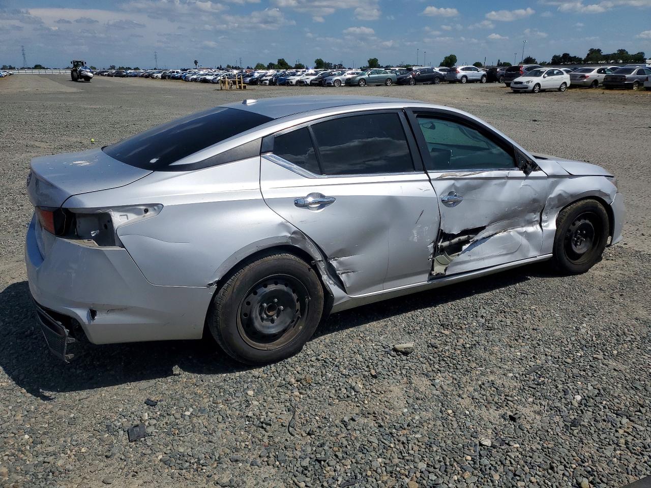 Nissan Altima S