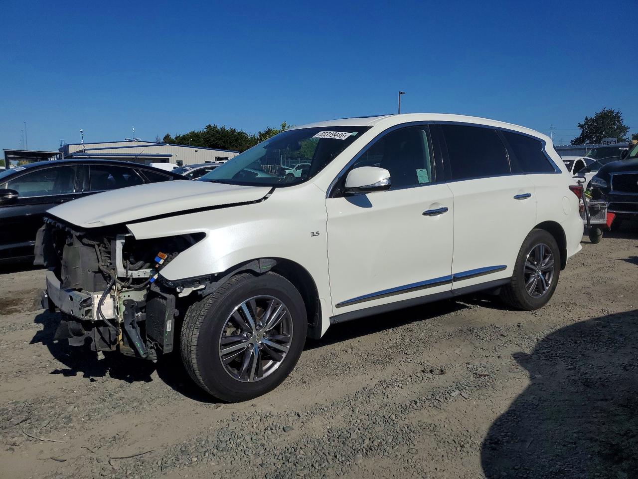 Salvage INFINITI Qx Image