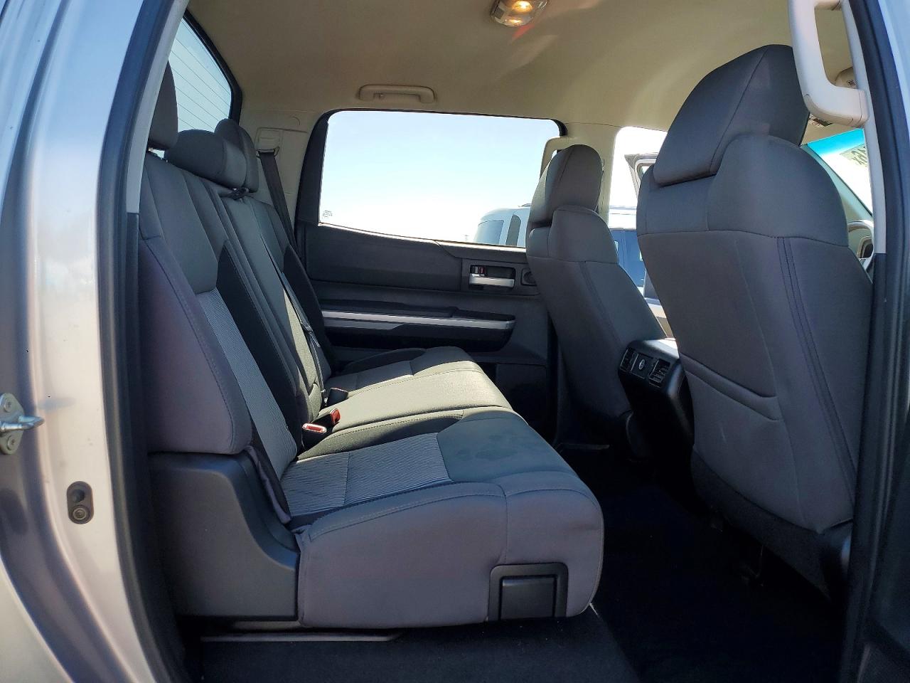 Toyota Tundra Crewmax Sr5