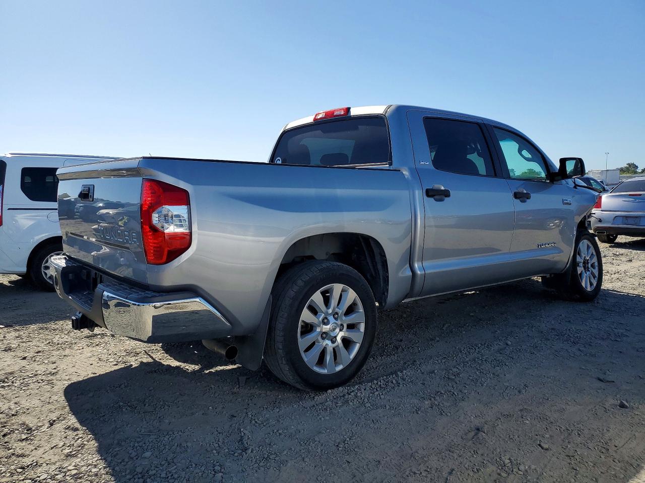 Toyota Tundra Crewmax Sr5