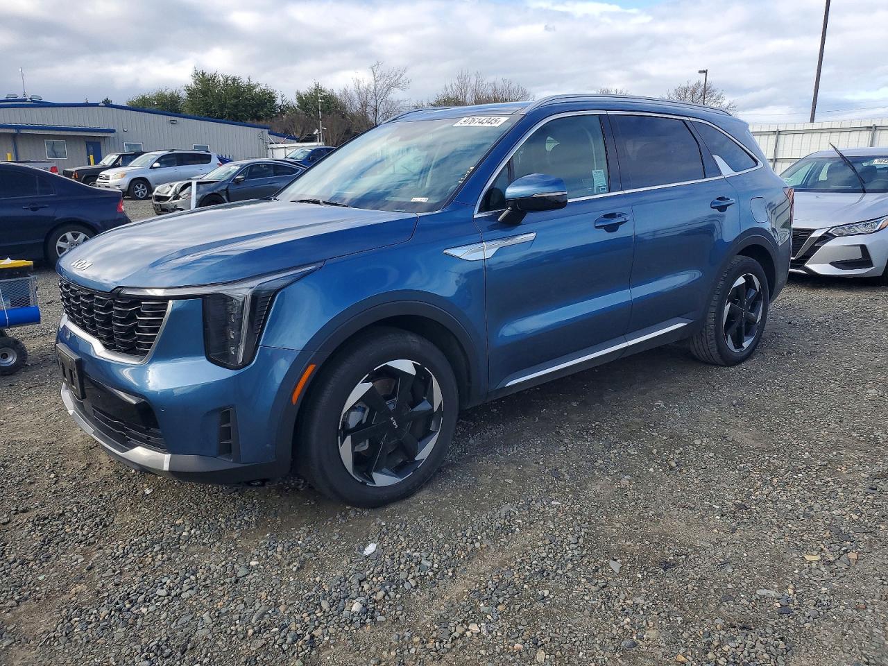 Salvage Kia Sorento Image