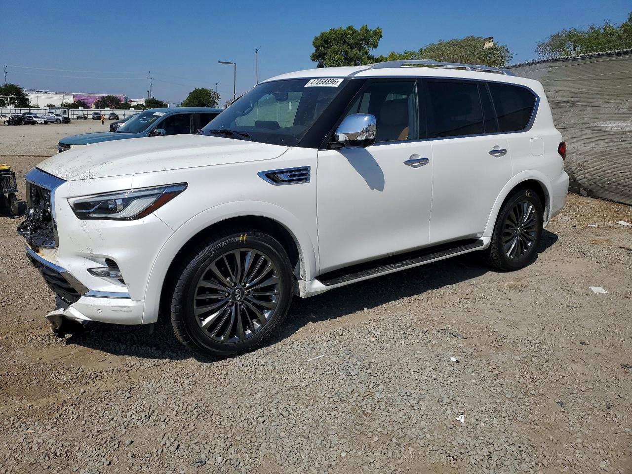 Salvage INFINITI Qx Image