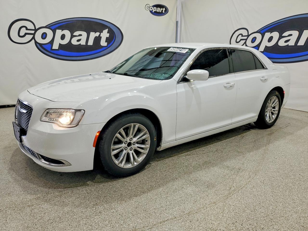Salvage Chrysler 300 Image