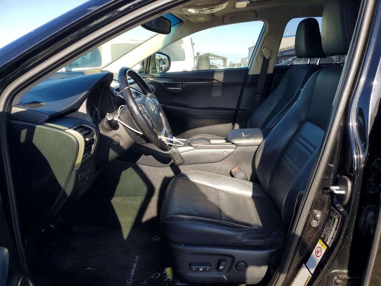 Lexus NX Base