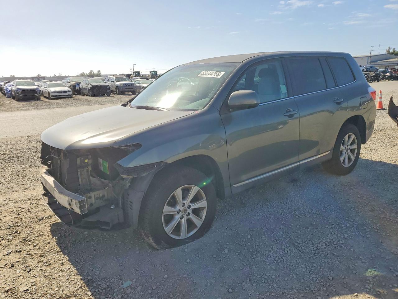 Salvage Toyota Highlander Image