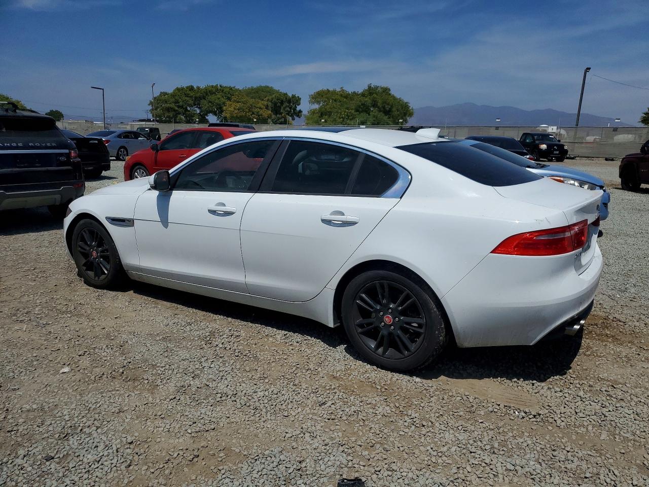 Jaguar XE Premium
