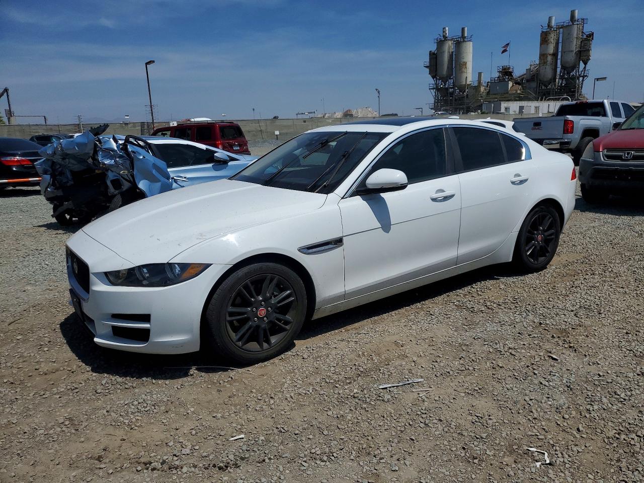 Salvage Jaguar XE Image