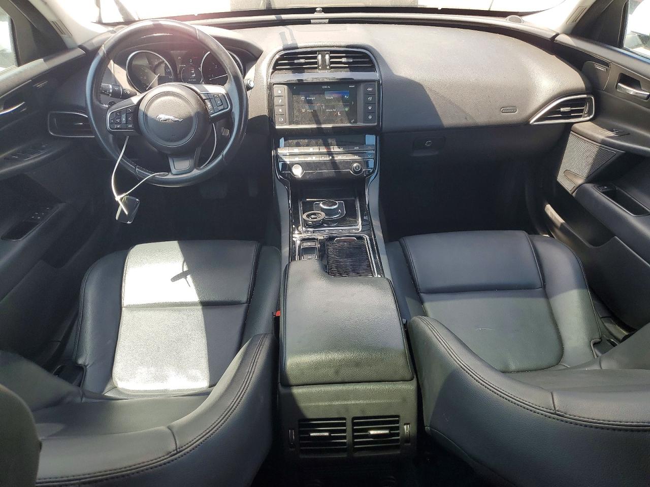 Jaguar XE Premium