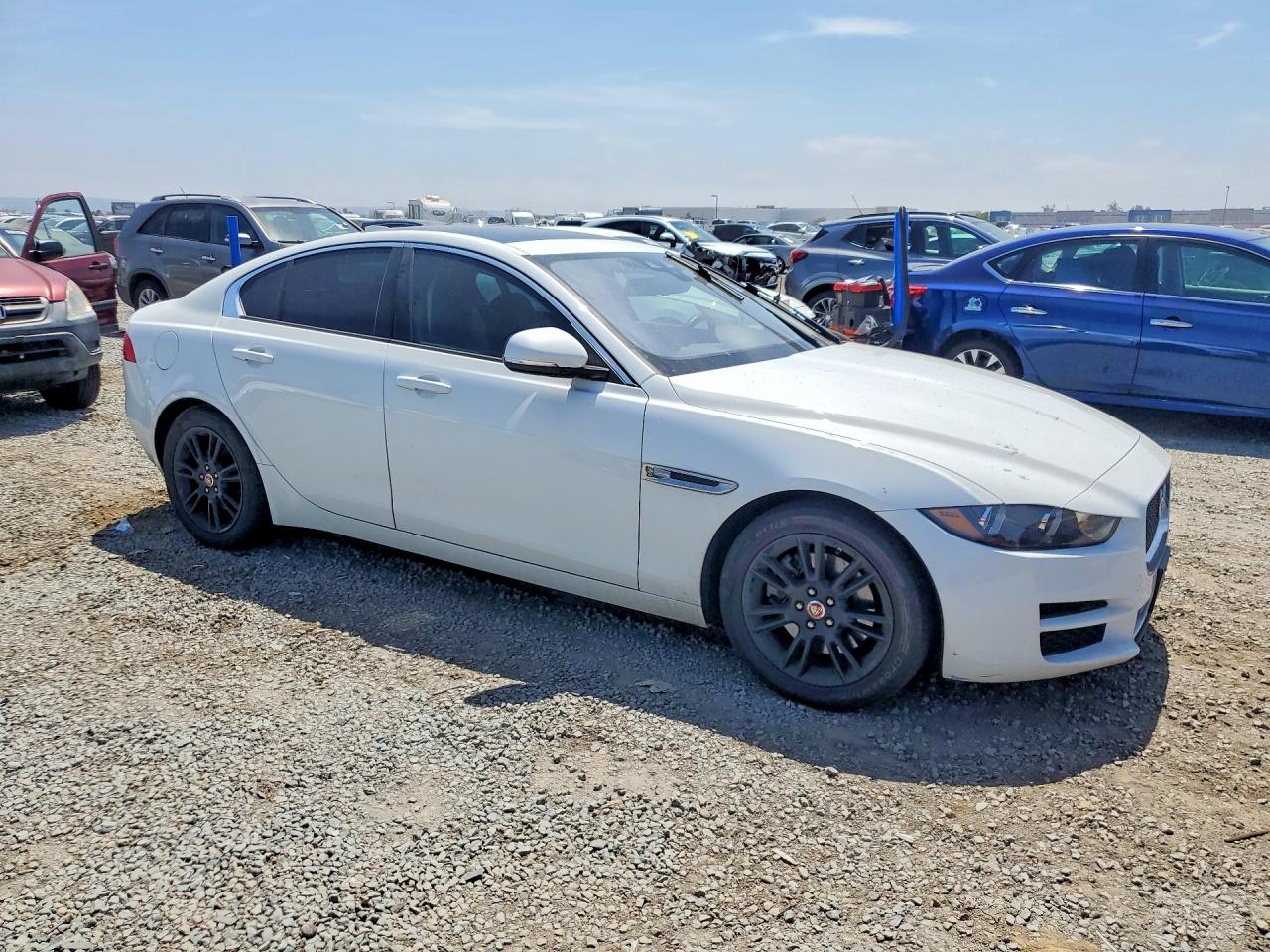 Jaguar XE Premium