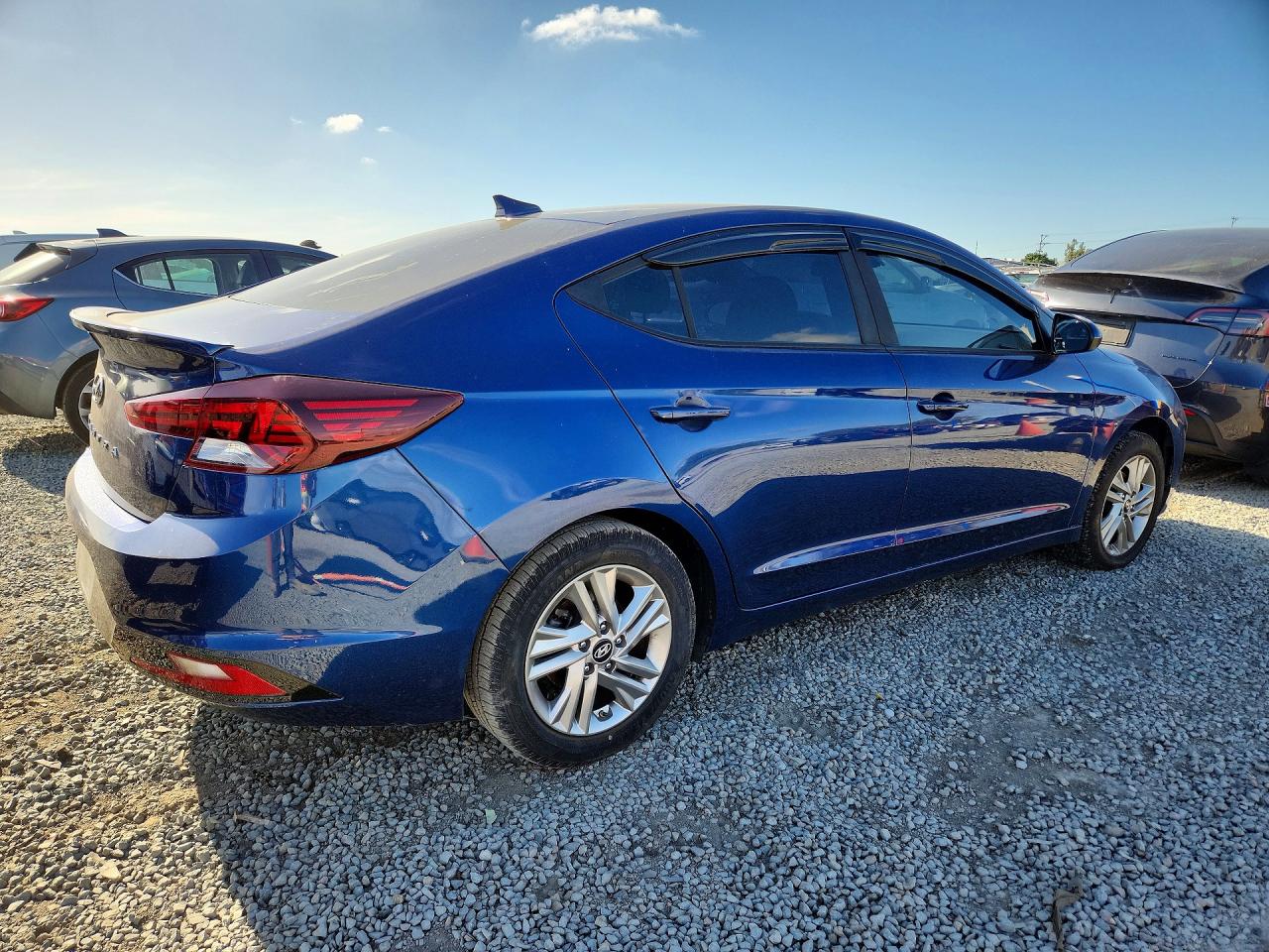 Hyundai ELANTRA Value Edition
