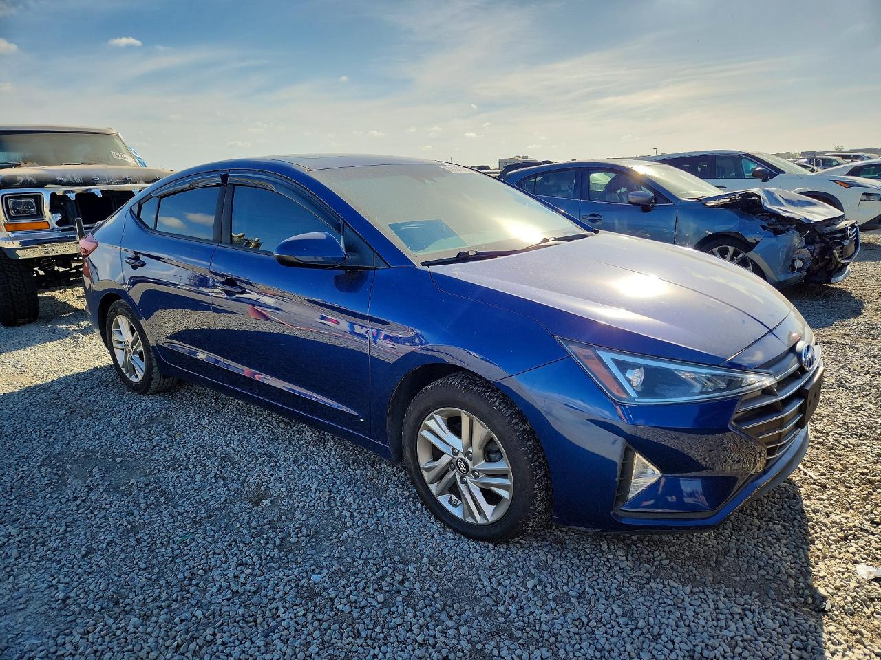 Hyundai ELANTRA Value Edition