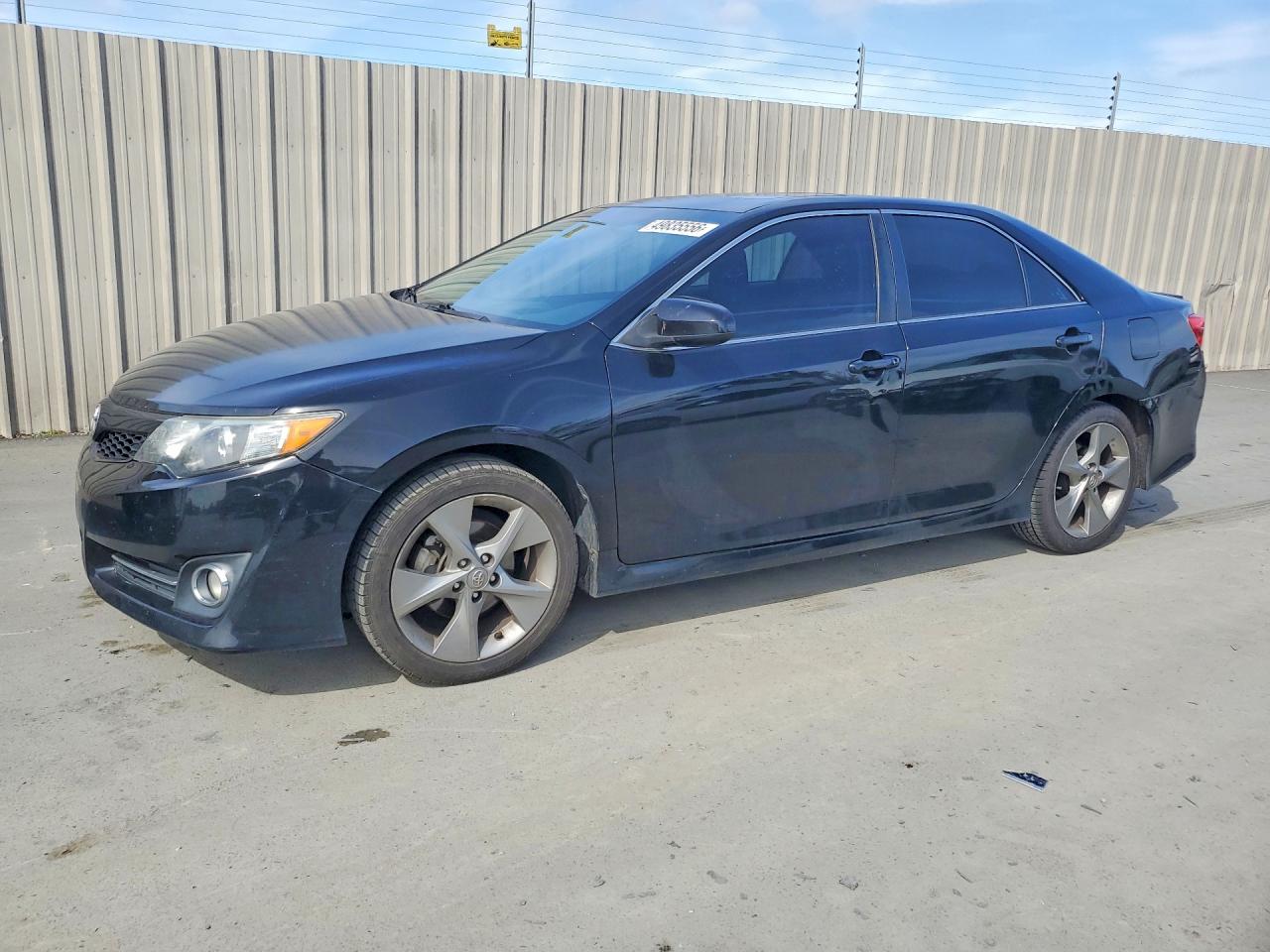Salvage Toyota Camry Image