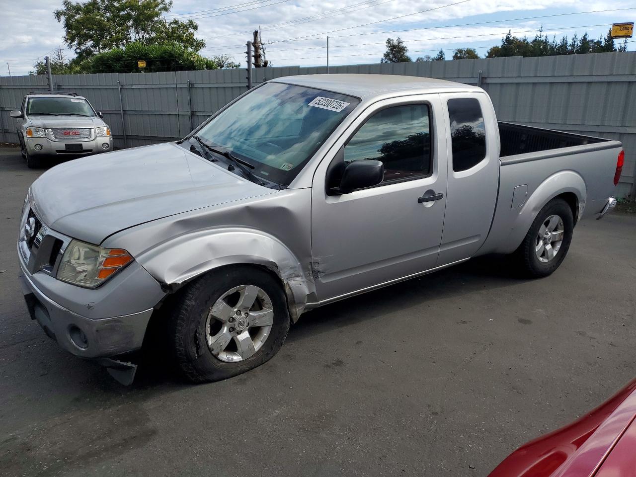 Salvage Nissan Frontier Image