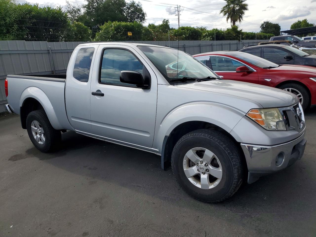 Nissan Frontier Sv V6