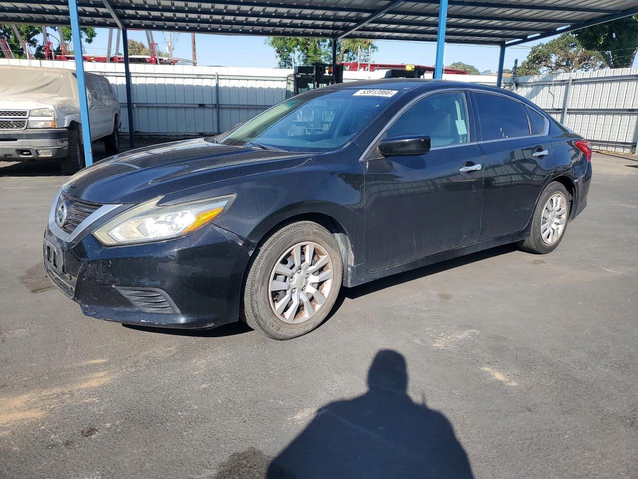 Salvage Nissan Altima Image