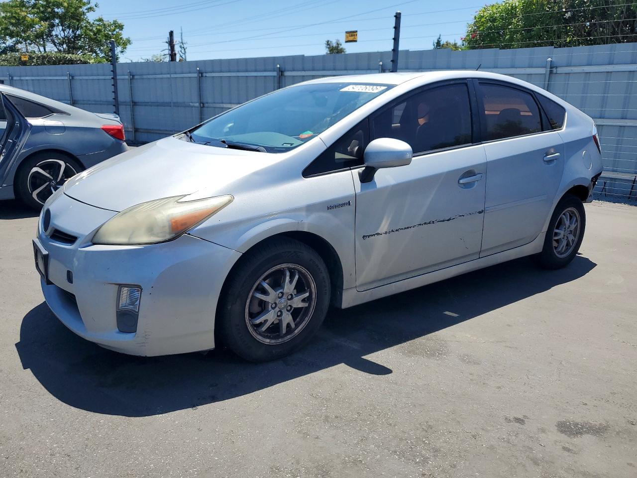 Salvage Toyota Prius Image