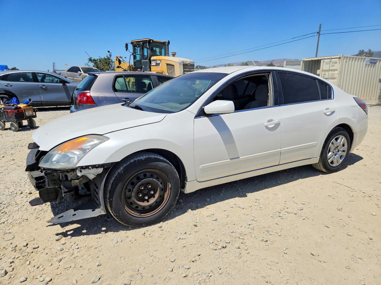 Salvage Nissan Altima Image
