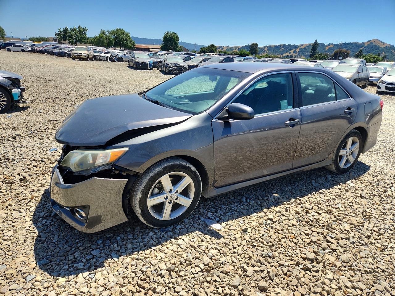 Salvage Toyota Camry Image