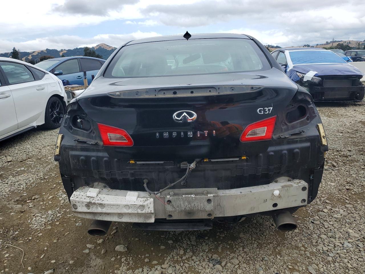 INFINITI G37 Base