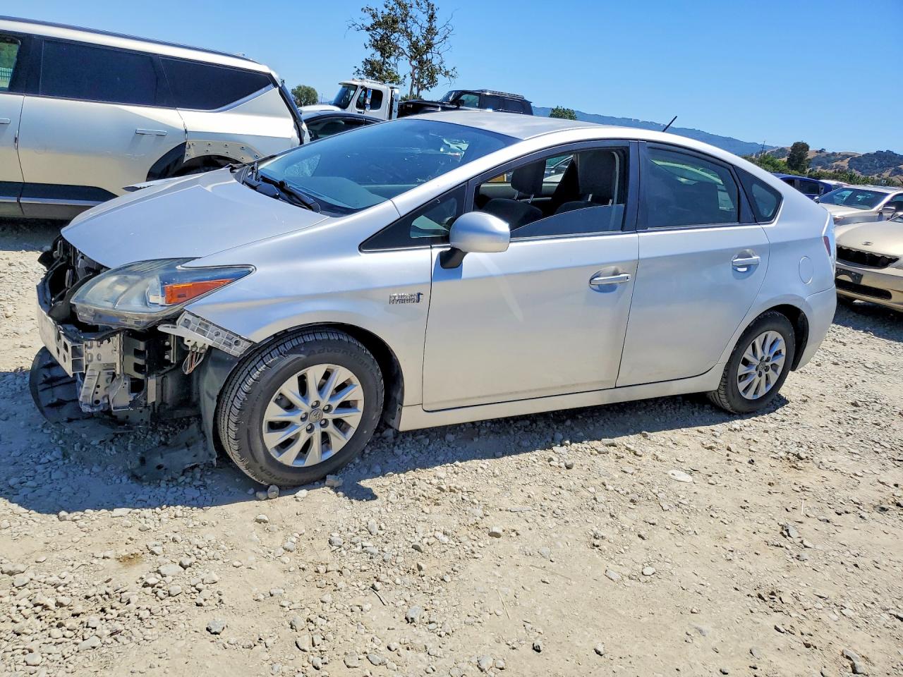 Salvage Toyota Prius Image