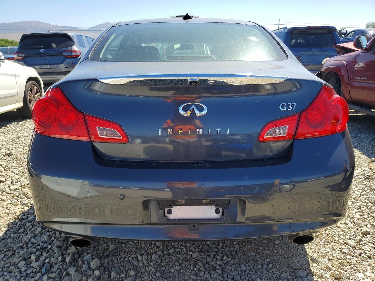 INFINITI G37 Base