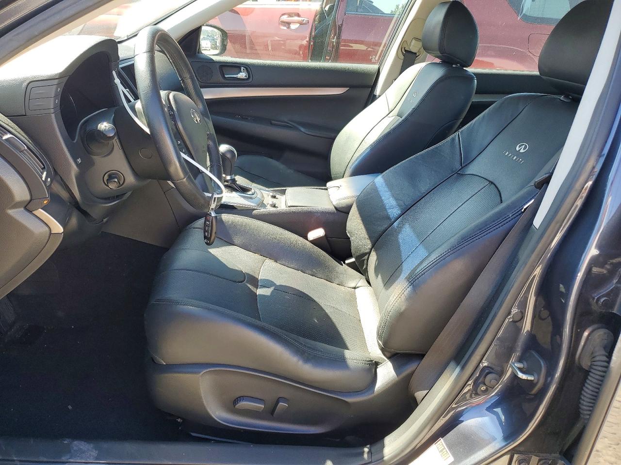 INFINITI G37 Base