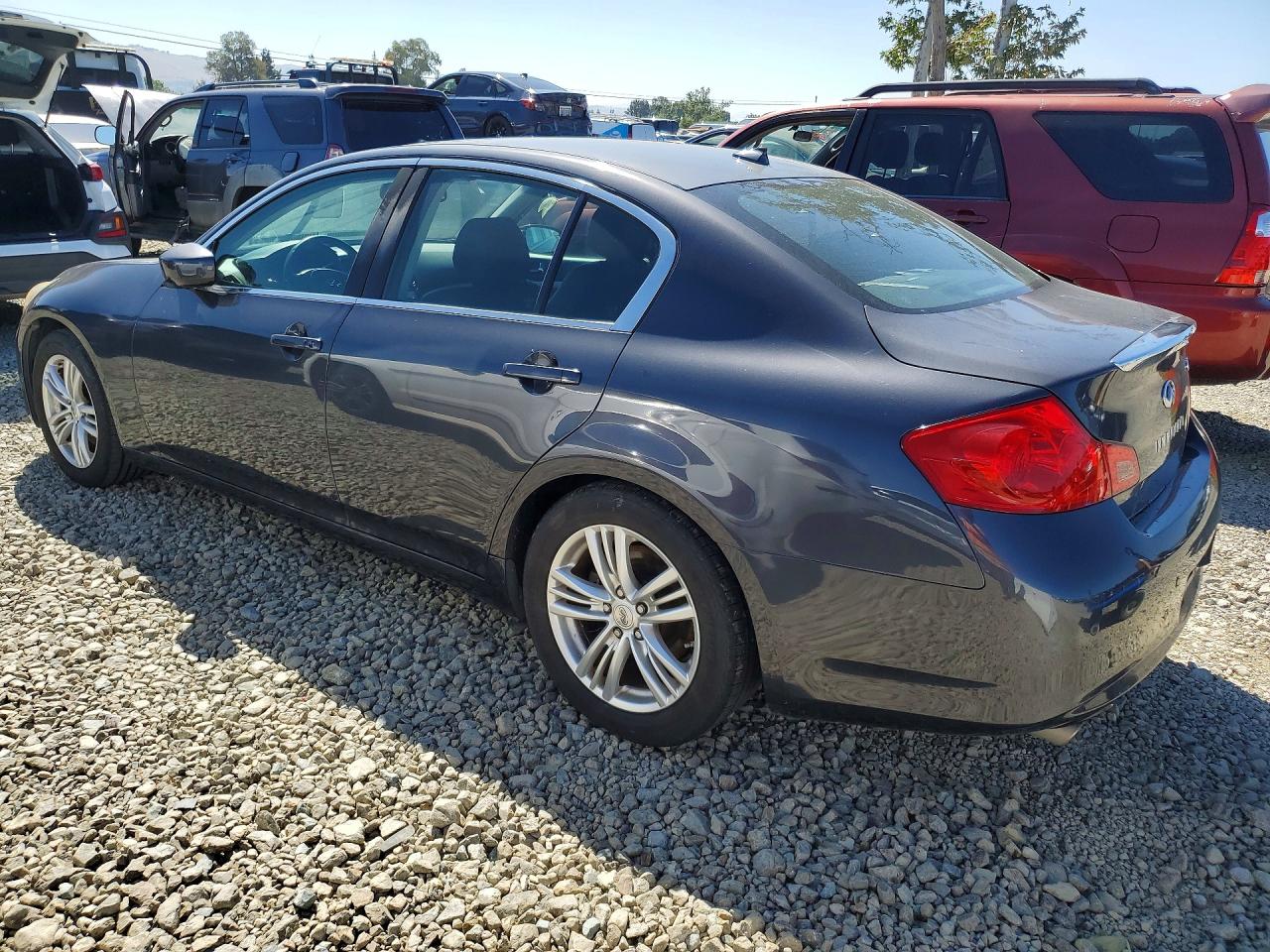 INFINITI G37 Base