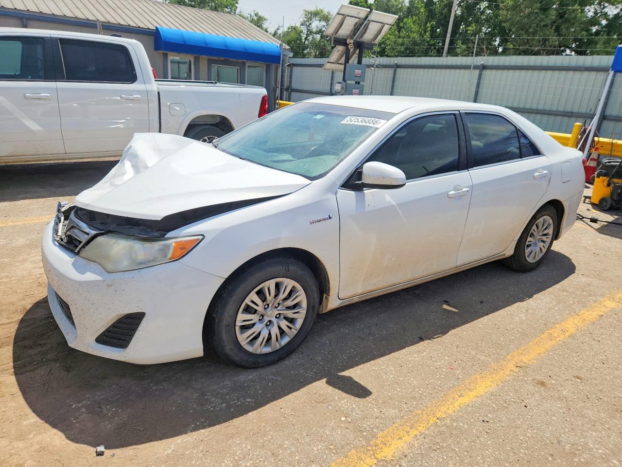 Salvage Toyota Camry Image