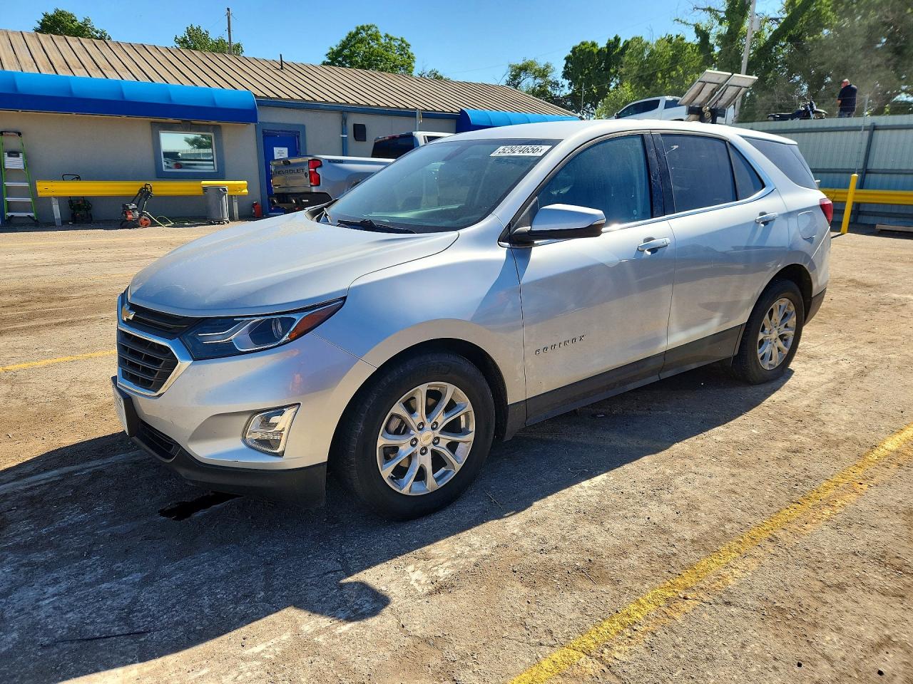 Salvage Chevrolet Equinox Image