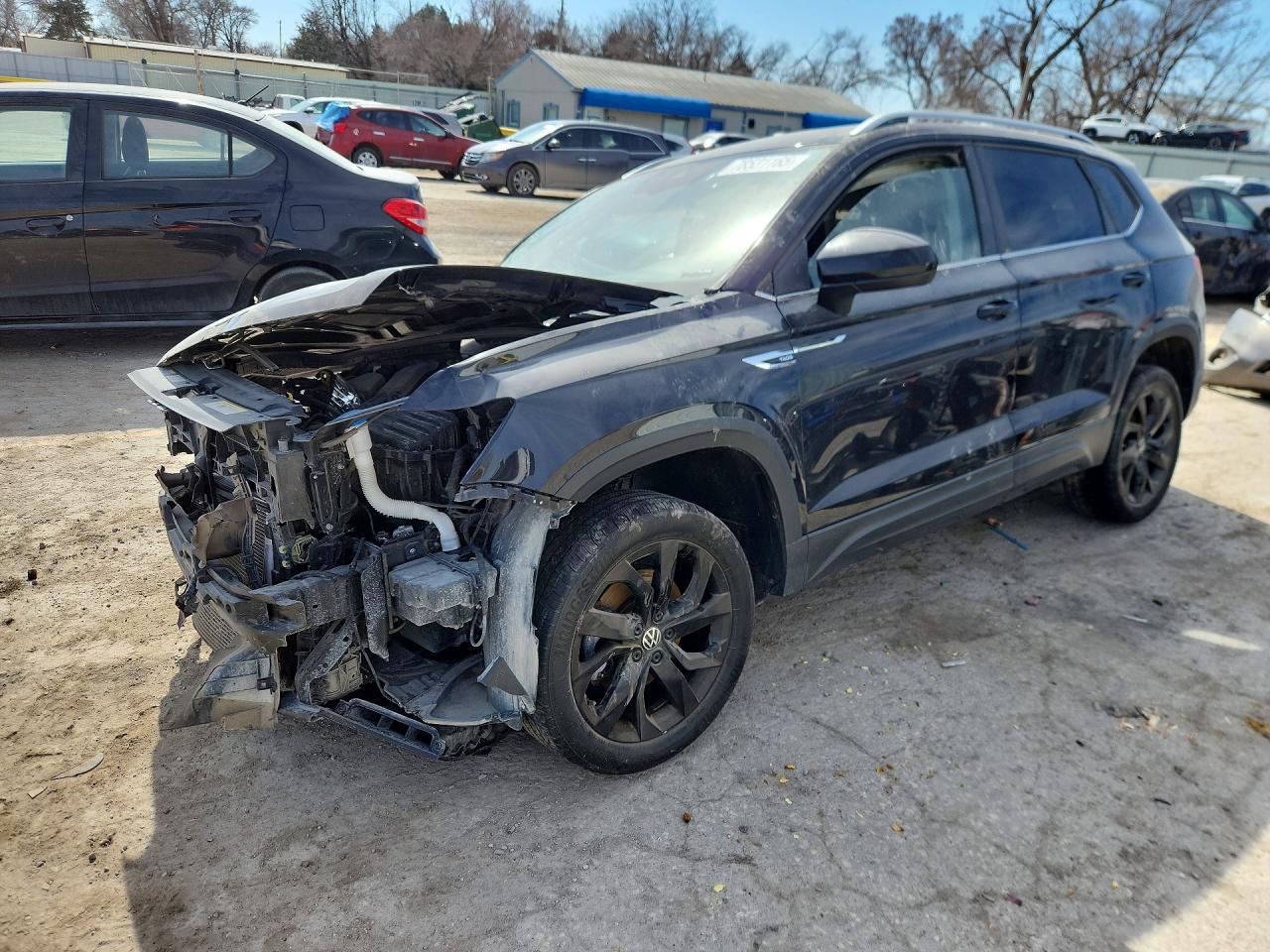 Salvage Volkswagen Taos Image