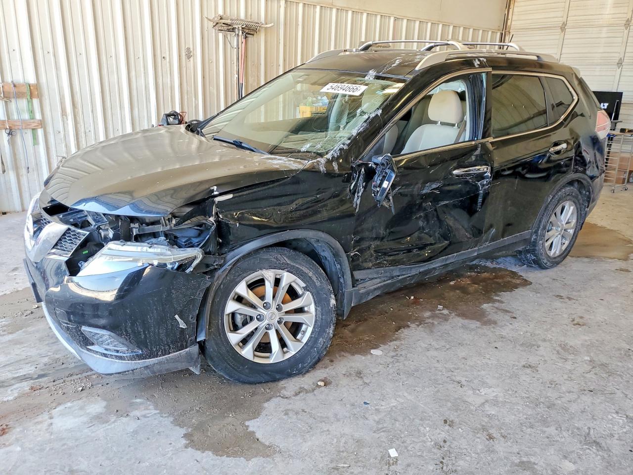 Salvage Nissan Rogue Image