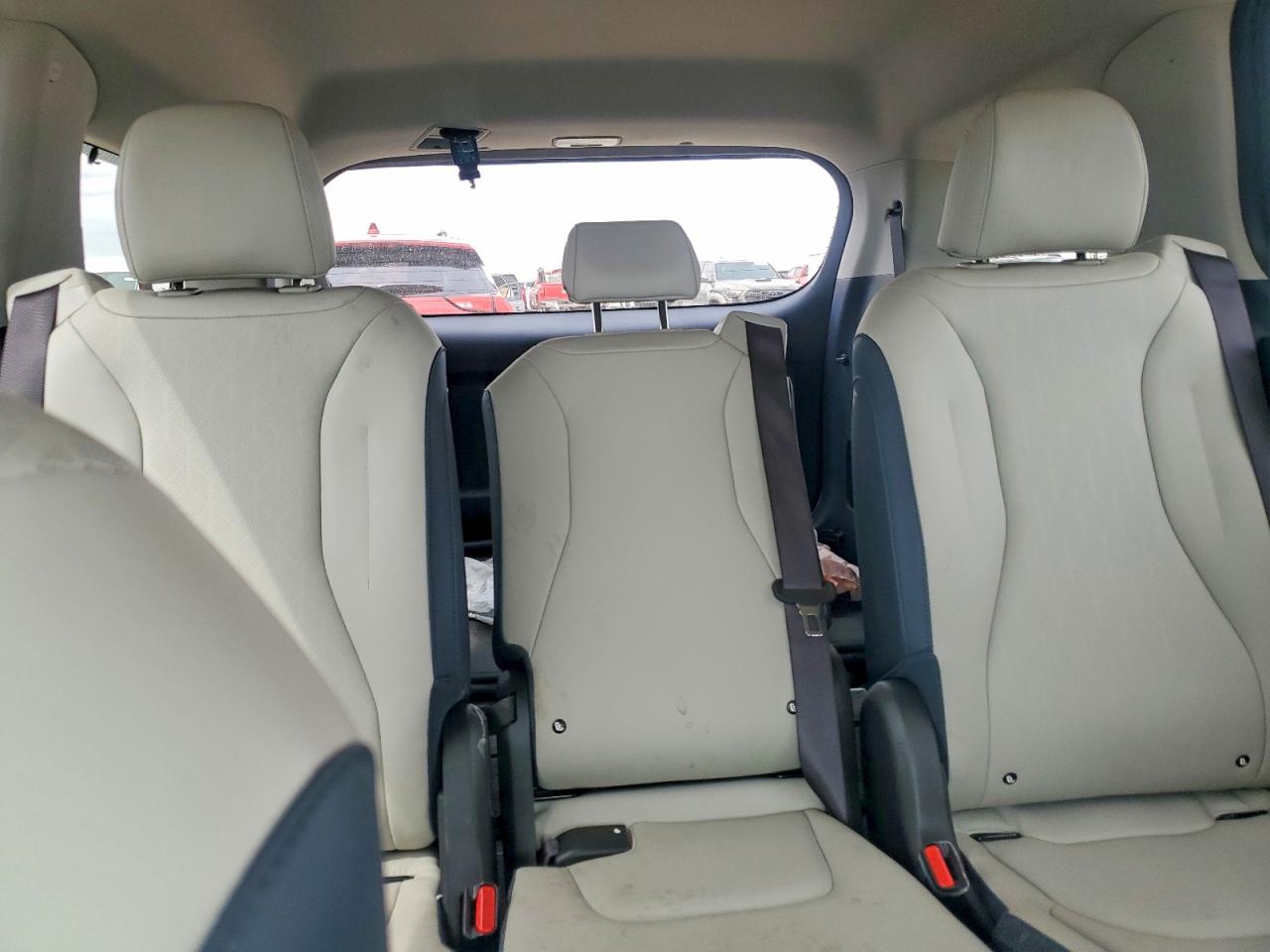 Kia Carnival Ex