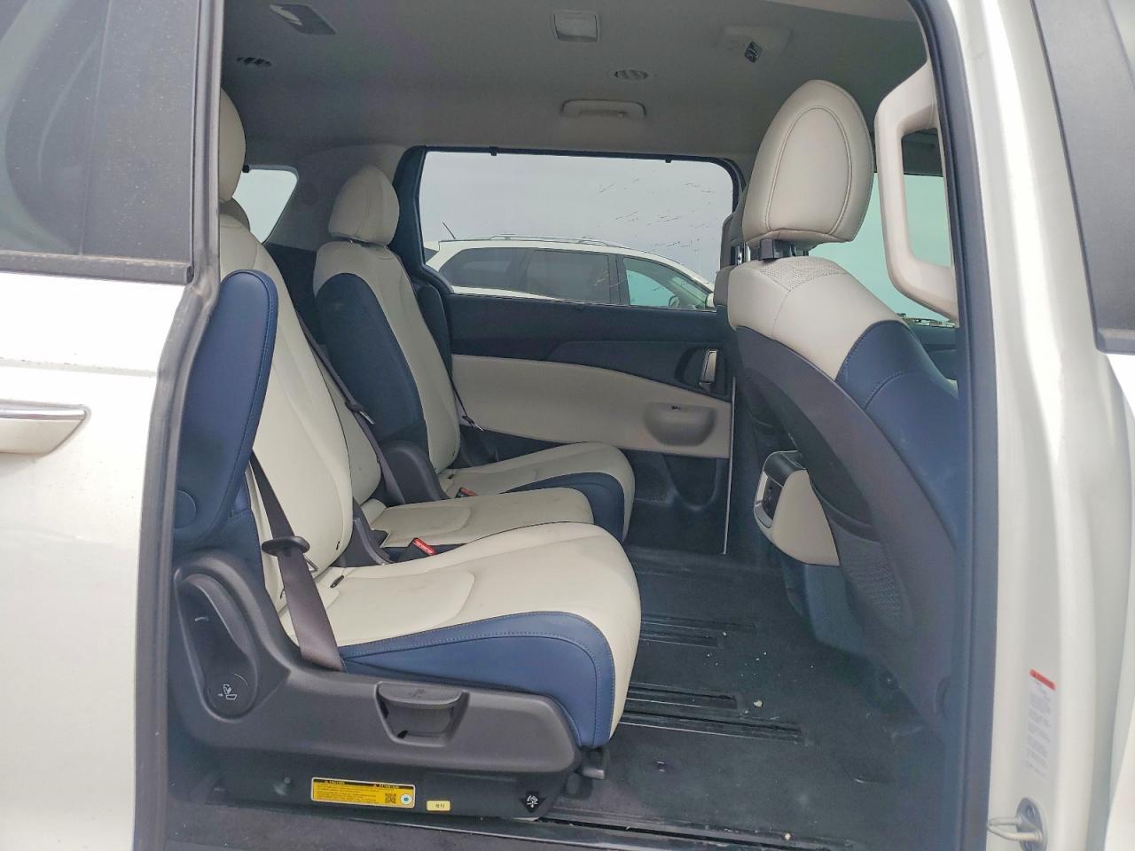 Kia Carnival Ex