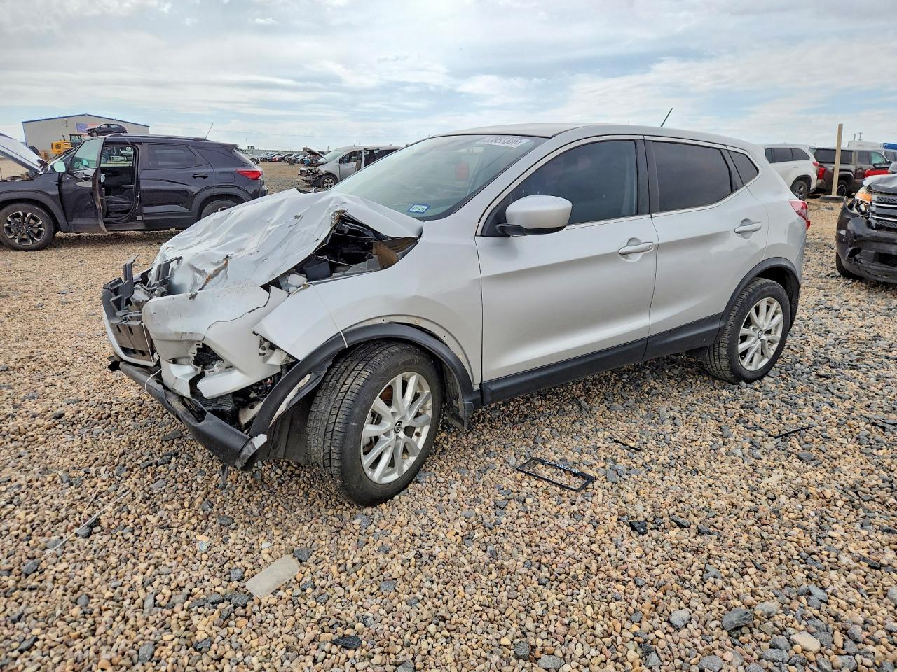 Salvage Nissan Rogue Image