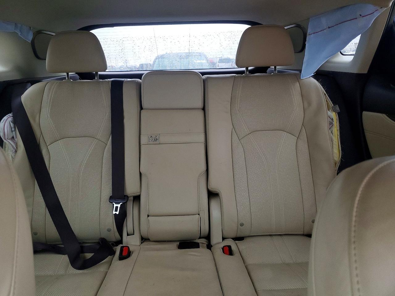 Lexus RX Base