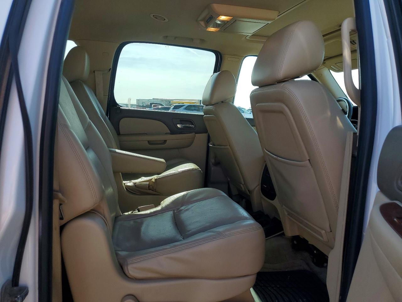 Chevrolet Suburban K1500 Ltz