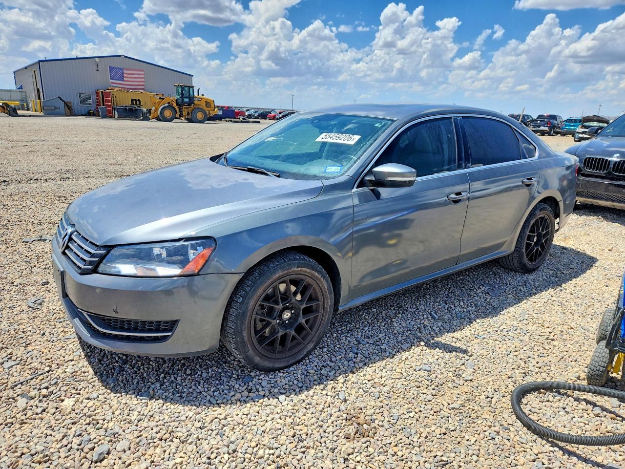 Salvage Volkswagen Passat Image