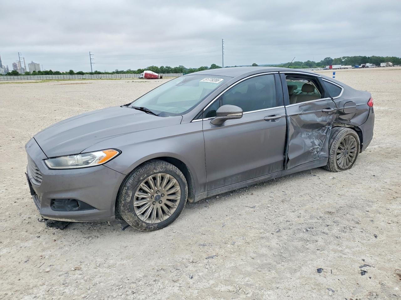 Salvage Ford Fusion Image