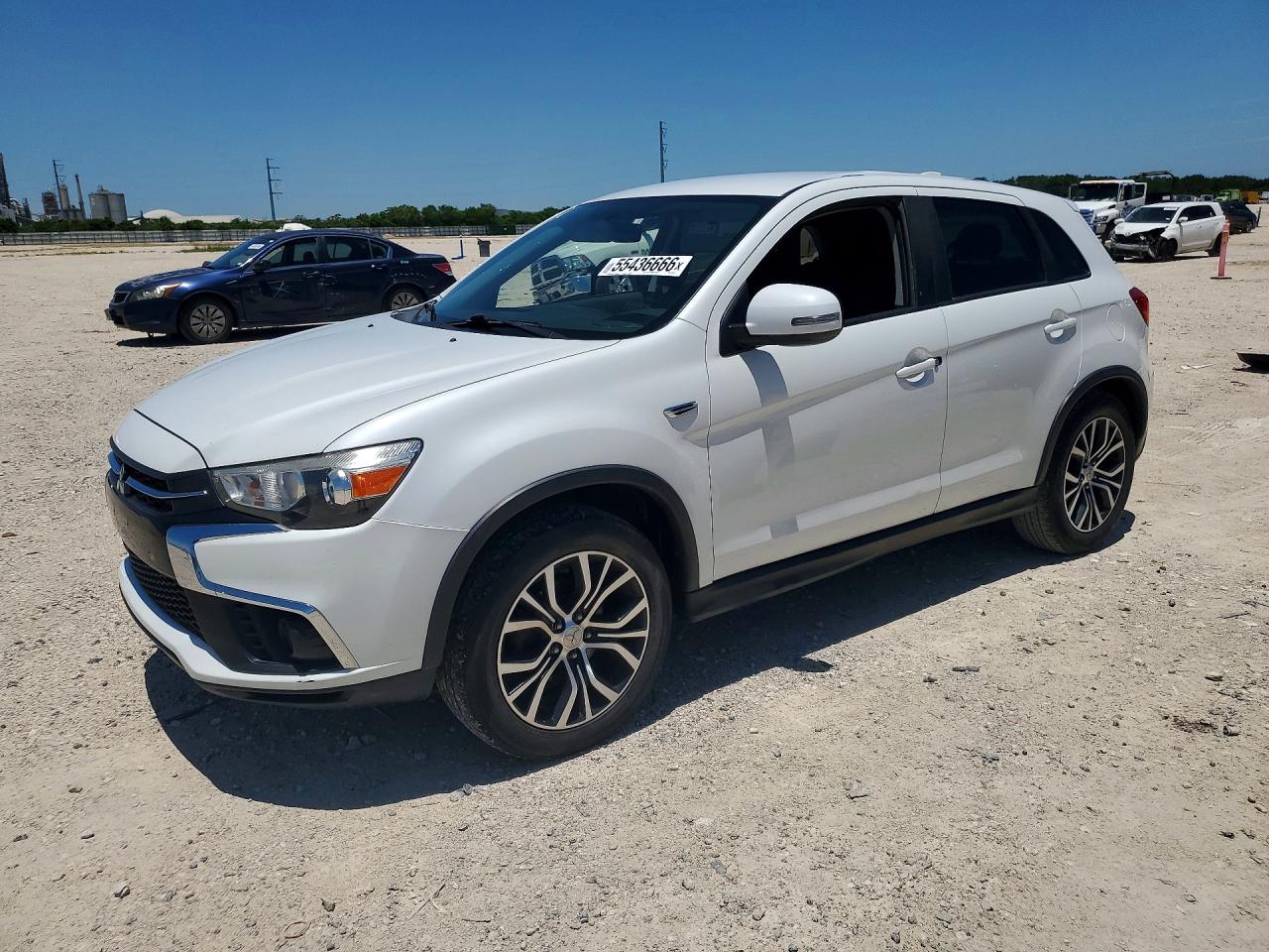 Salvage Mitsubishi Outlander Image