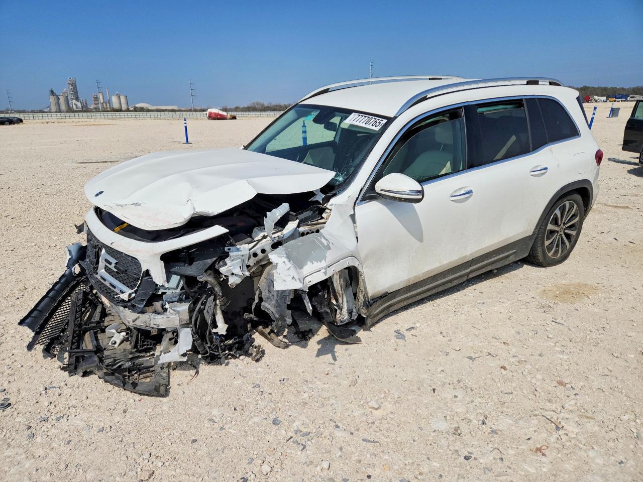 Salvage Mercedes-Benz GLB Image