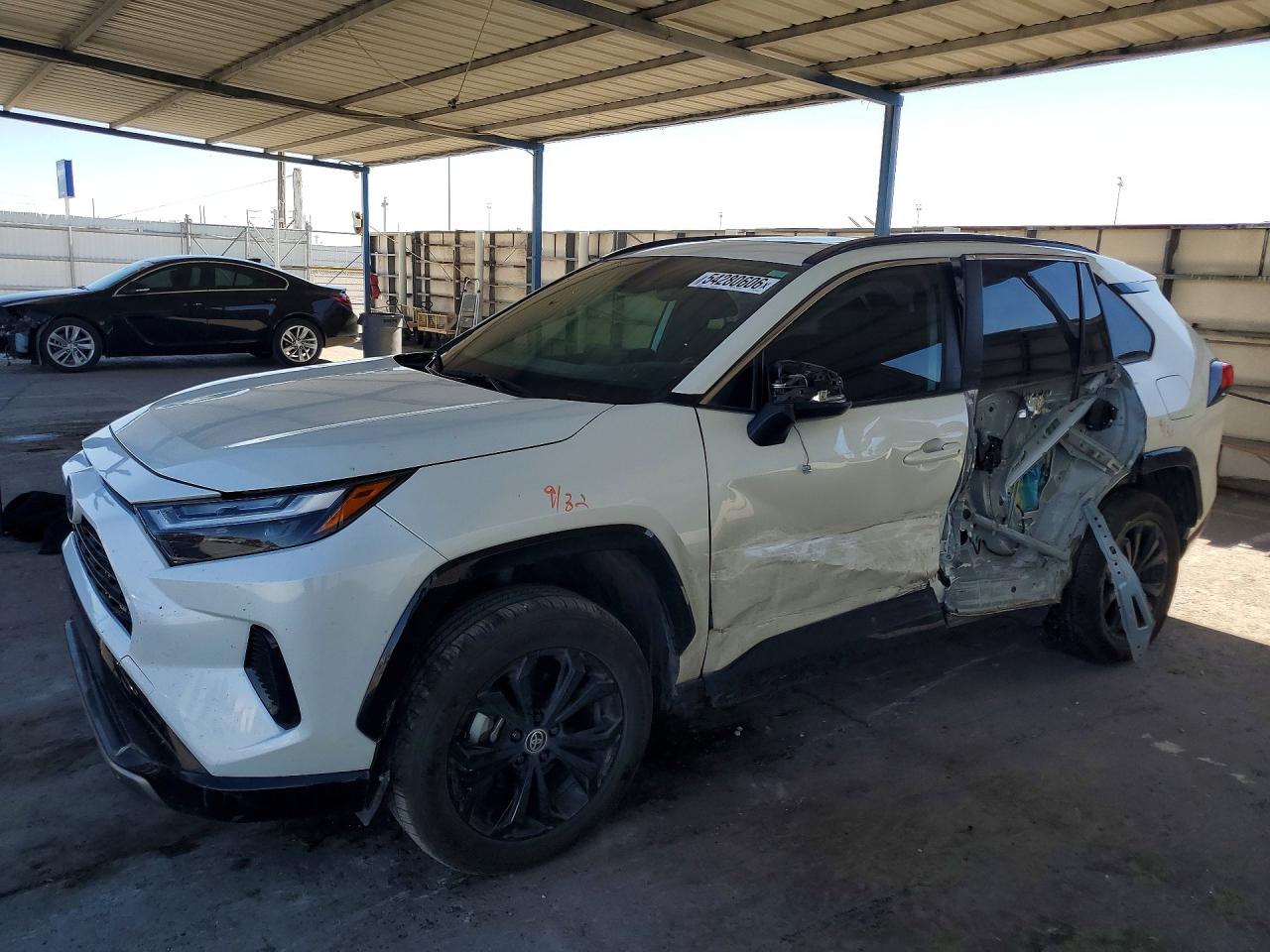 Salvage Toyota RAV4 Image