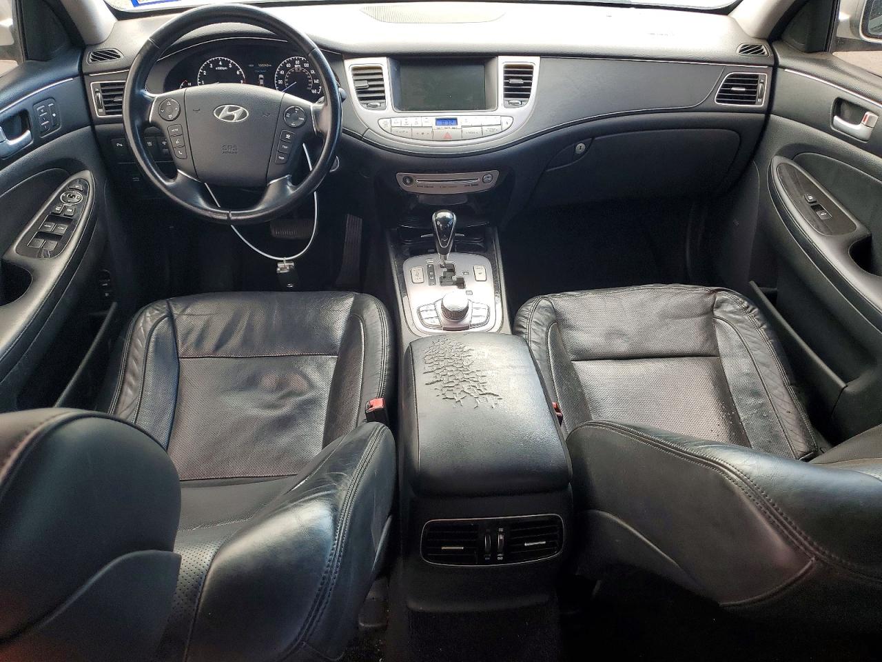 Hyundai Genesis 5.0l