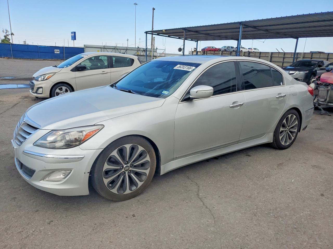 Salvage Hyundai Genesis Image