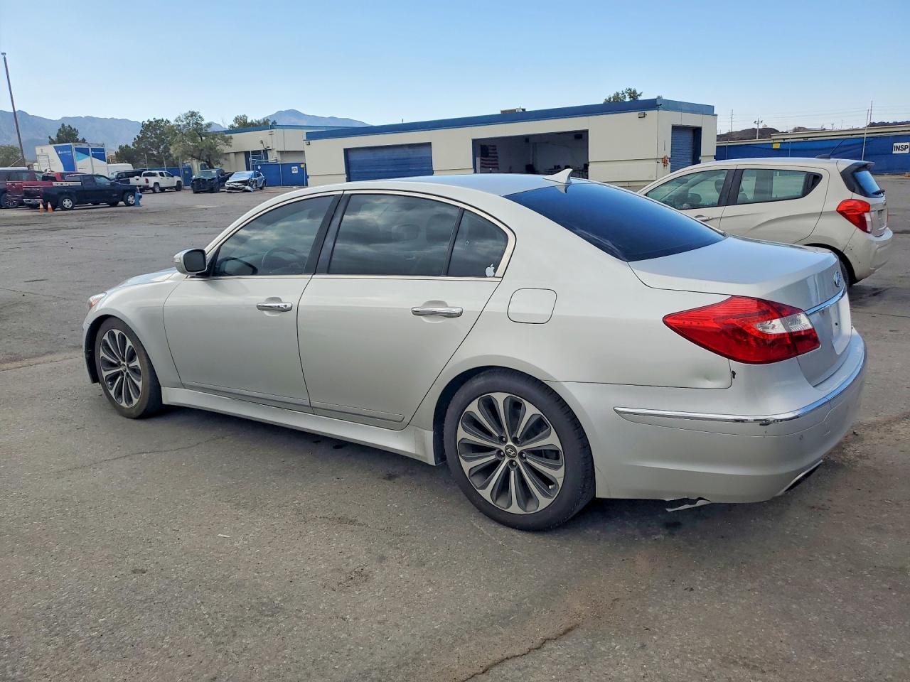 Hyundai Genesis 5.0l