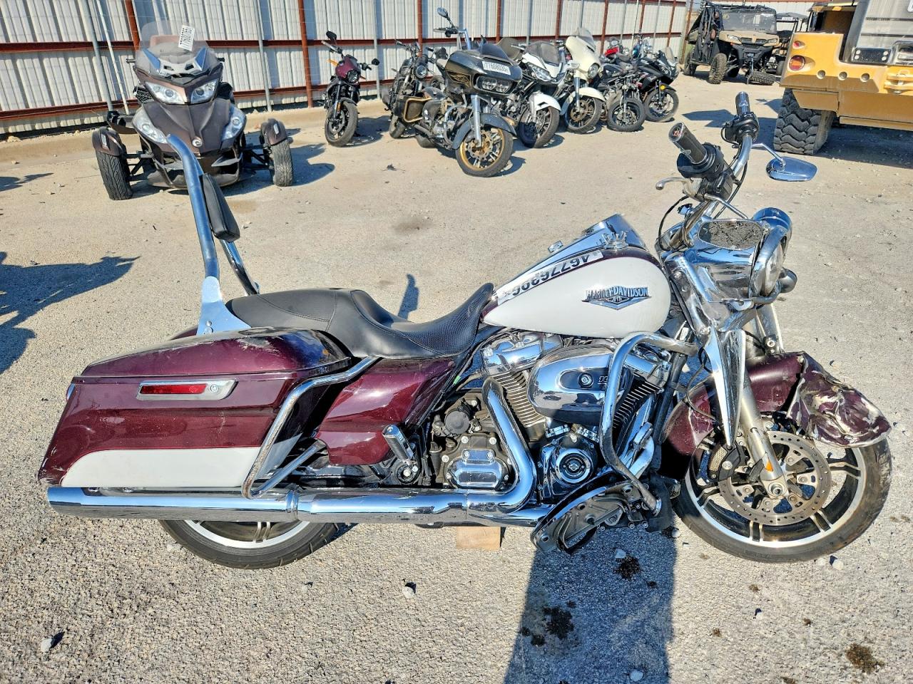 Salvage Harley-Davidson Fl Image