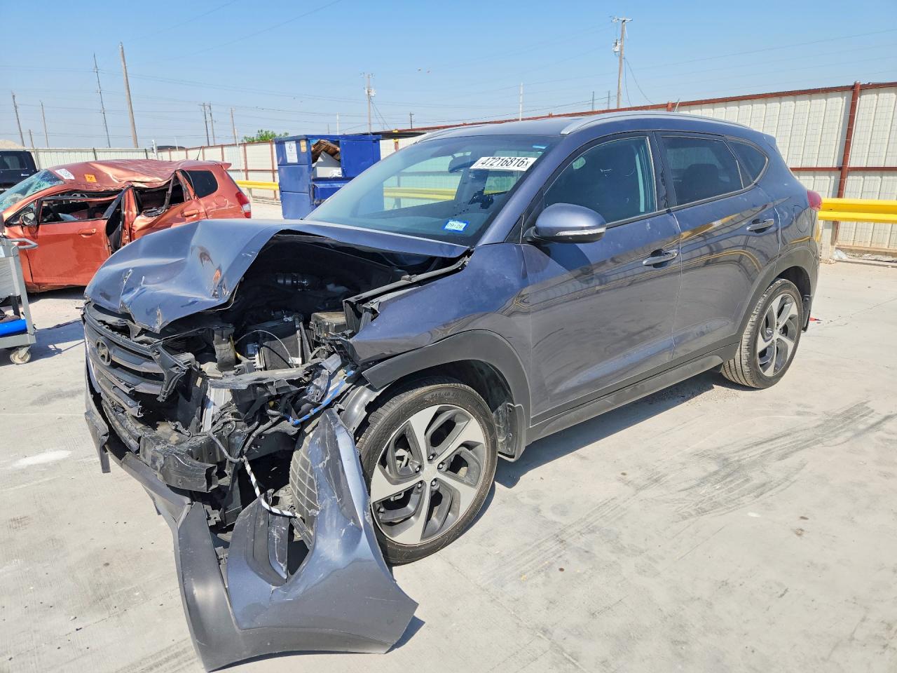 Salvage Hyundai TUCSON Image