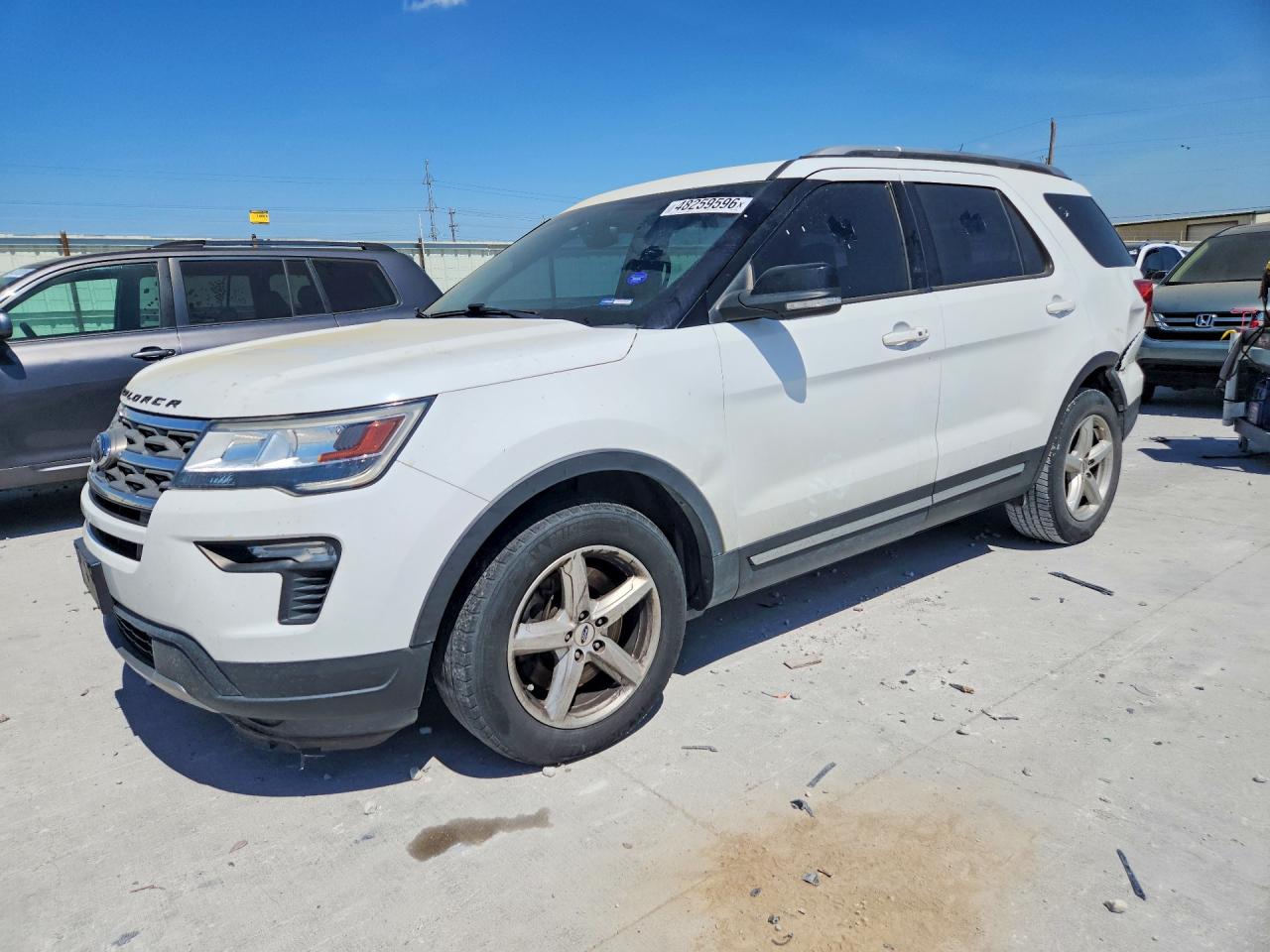 Salvage Ford Explorer Image