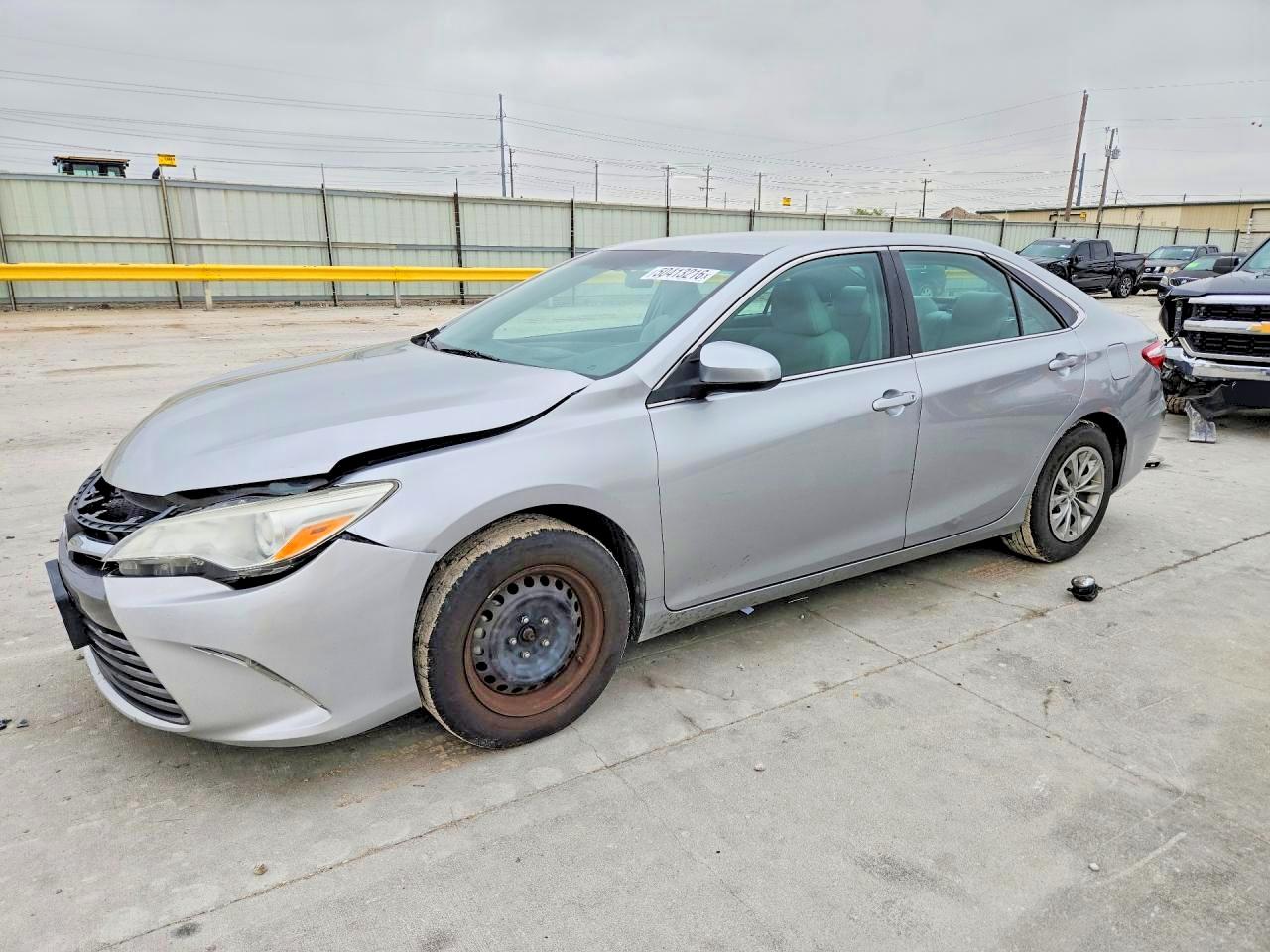 Salvage Toyota Camry Image